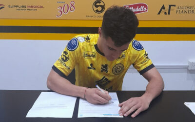 Alejandro Nalerio firmó su primer contrato como profesional